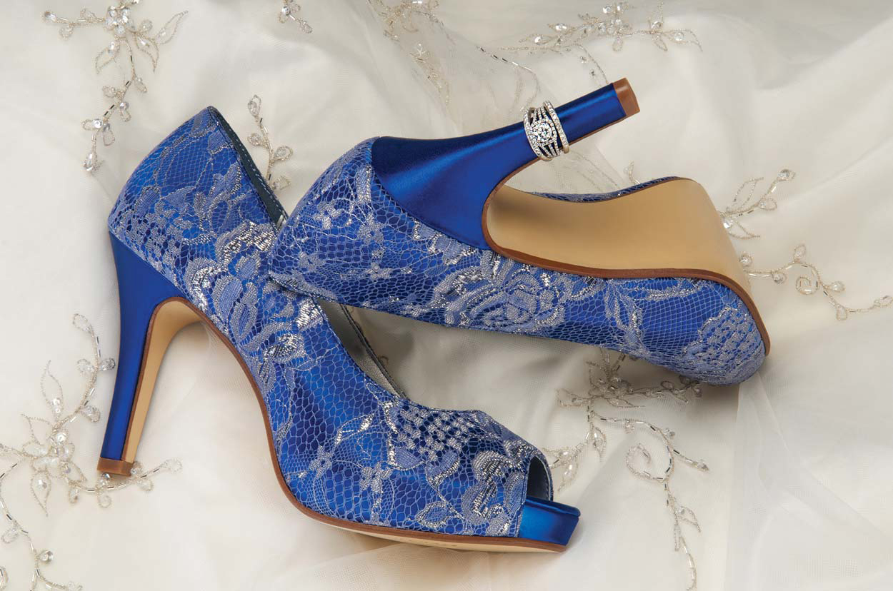 lace pump heels