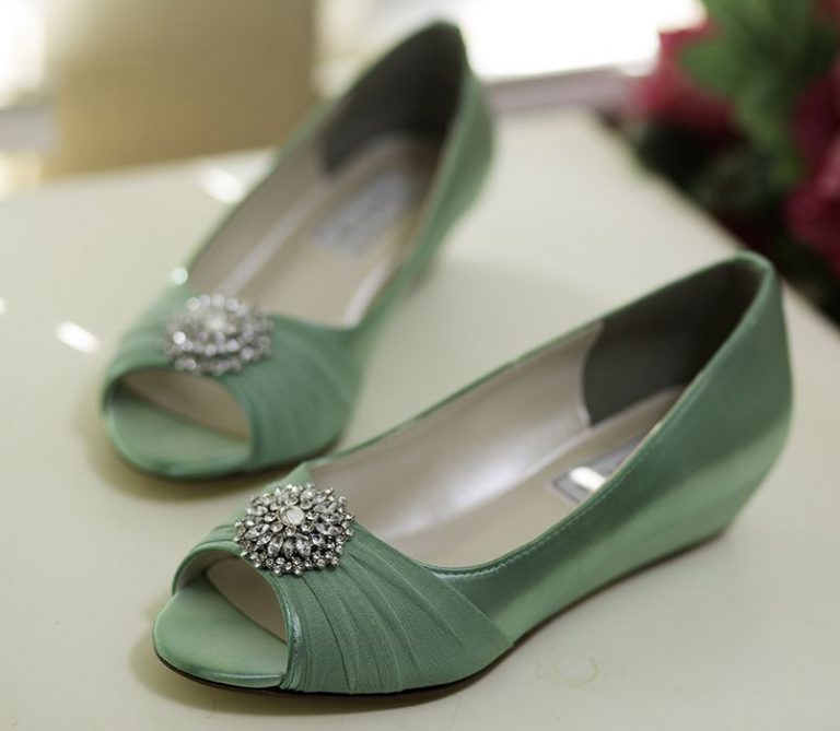 valentino white slides