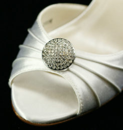 BUTTON SILVER RHINESTONE SHOE CLIP