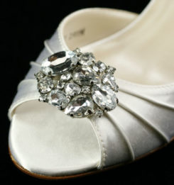 STONE SILVER RHINESTONE SHOE CLIP