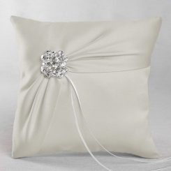 IVY LANE RING PILLOW GARBO