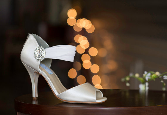 Custom dye your wedding shoes to match your dress