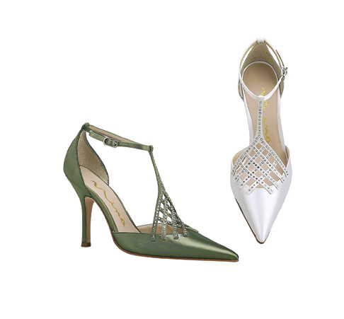 NINA LAUREN WHITE SATIN 4 1 4 CLOSED TOE PUMP